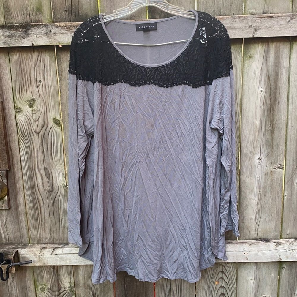 Attention Plus Lace top sz. 2X